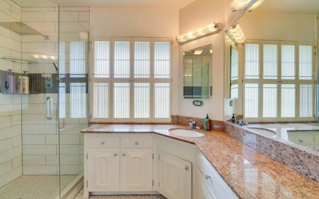 10 Mi to Dtwn Phoenix: Home w/ Private Pool!