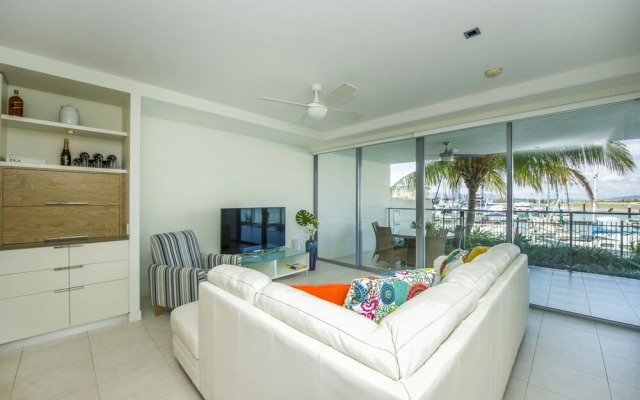 Blue on Blue Apartment 912