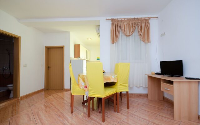 Apartments Snjezana