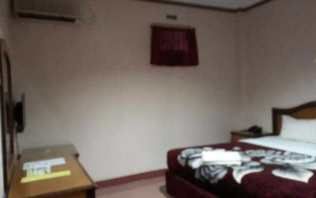 Hotel Parewisata
