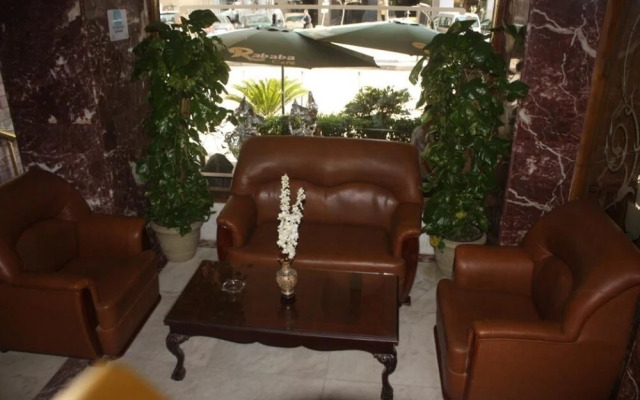 Trio Caroline Hotel