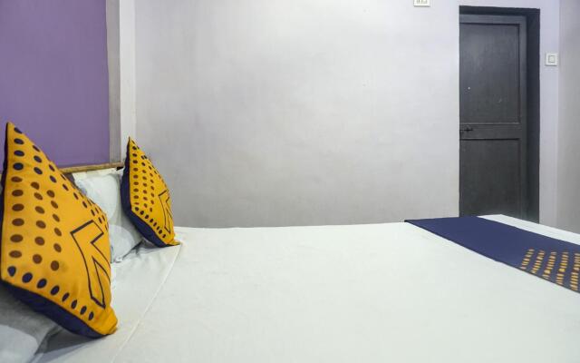 SPOT ON 79168 Akshay Lodge