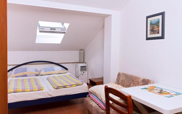 Super - 50 m from pebble beach - A7 Goga(4+2)