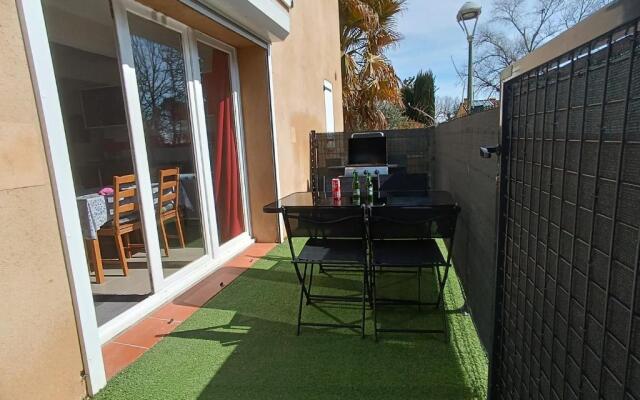Superbe appartement F2 neuf : terrasse, barbecue.