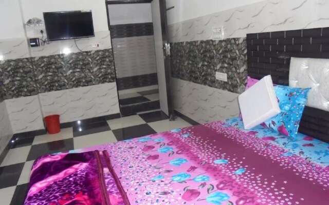 Goroomgo Labh Mahal Meerut