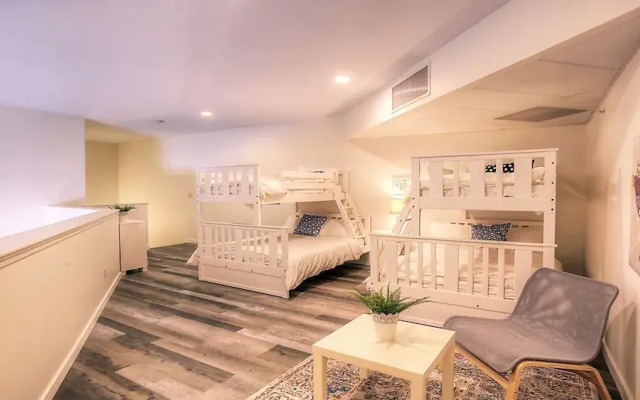 Discovery Bay Resort by KVR