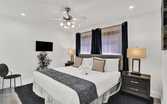 Private Heated Pool & Lovely Home