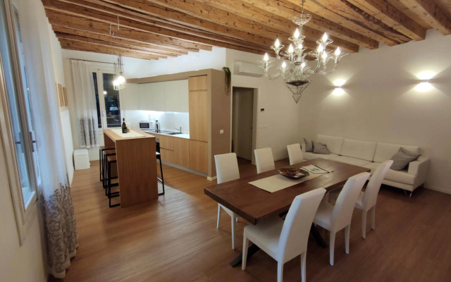 Deluxe 3 Bedrooom Flat in Rialto