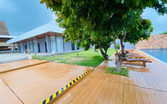 Kambaniru Beach Hotel & Resort