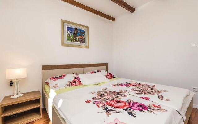 Awesome Home in Barbat with Hot Tub, WiFi, 4 Bedrooms