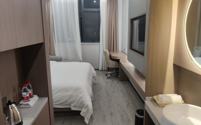 Shenqiu Vienna 3 Hotel