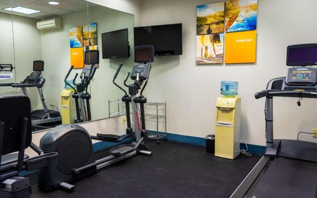 Comfort Inn & Suites Plainville-Foxboro