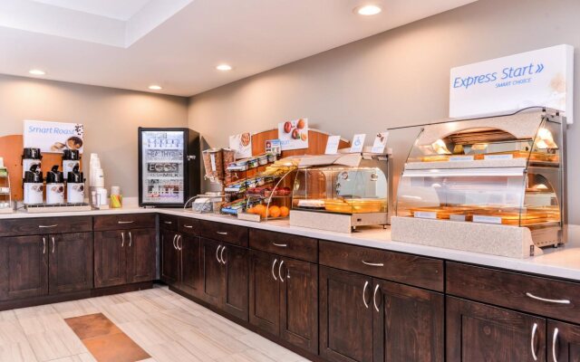 Holiday Inn Express & Suites Lacey – Olympia by IHG