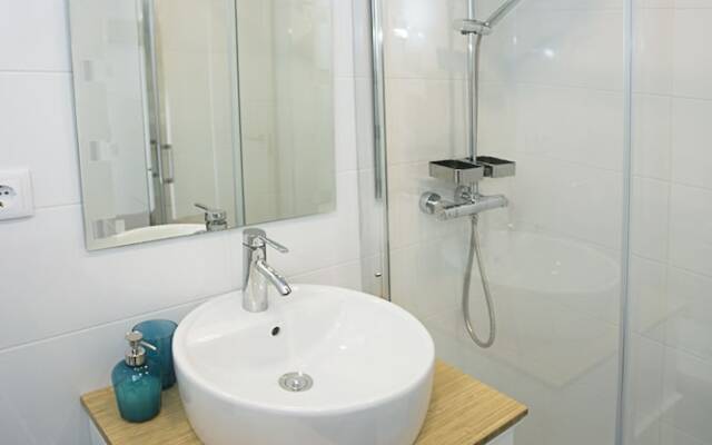 Lovely Quiet & Center Sea Views