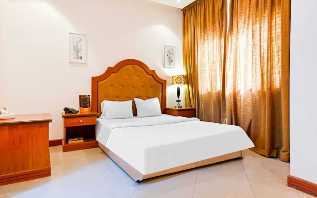 Riviera Hotel by OYO