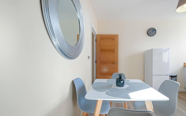 1 & 2 Bedroom Apartments by 12Stay