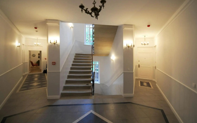 Crystal Suites Old Town