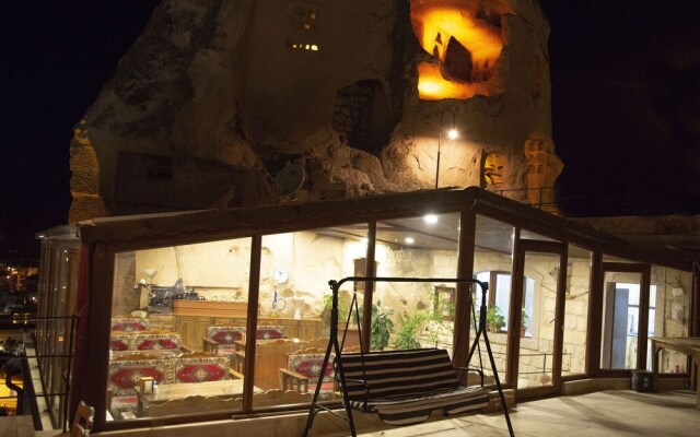 Zeus Cave Suites