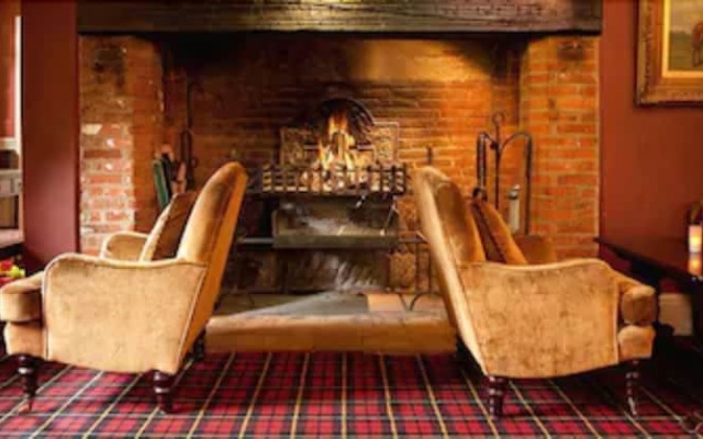Ravenwood Hall Hotel