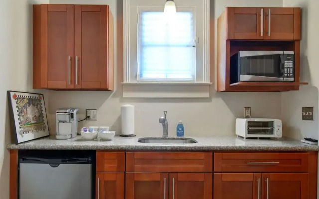 2038 Iberville Studio Rear 2BD