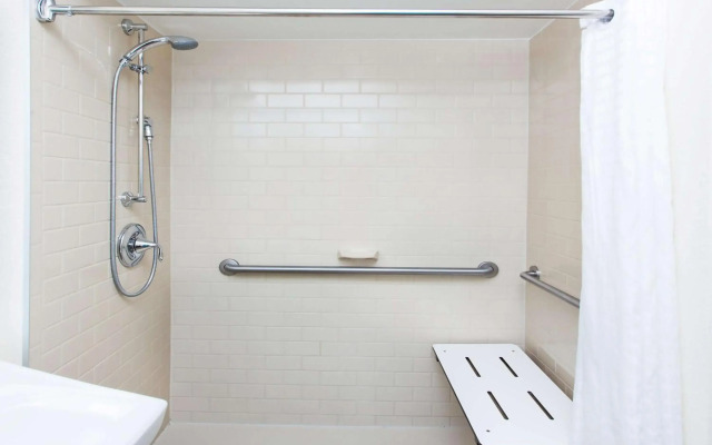 Sonesta Simply Suites Phoenix Tempe