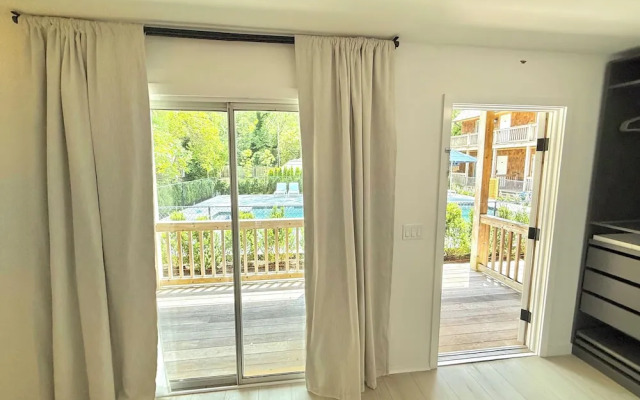 Wainscott Woods Retreat