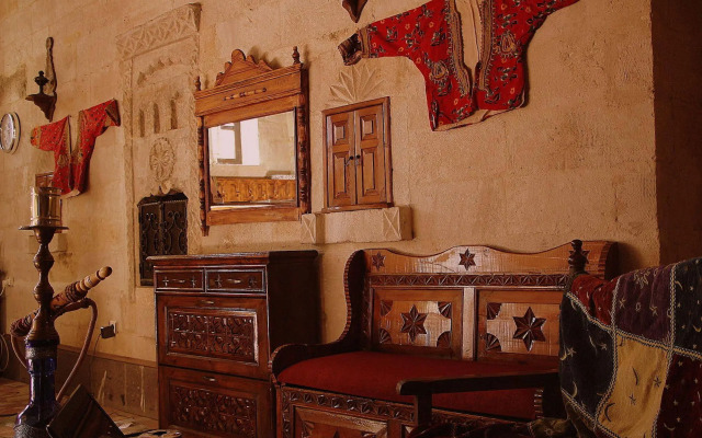 Oriental Cave Suites