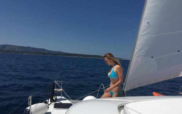 Luxury Catamaran Lagoon 42, AC & GN