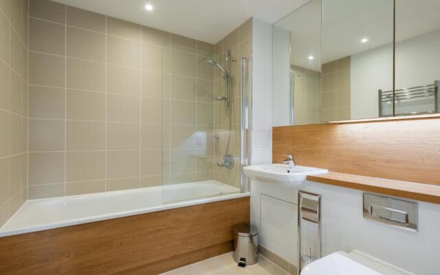 2 Bedroom 2 Bathroom Apartment with large balcony