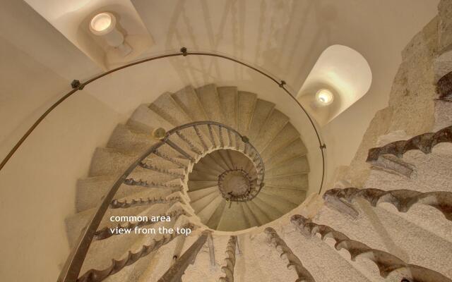 DOGE SPIRAL STAIRS gorgeous, historical, 4pax