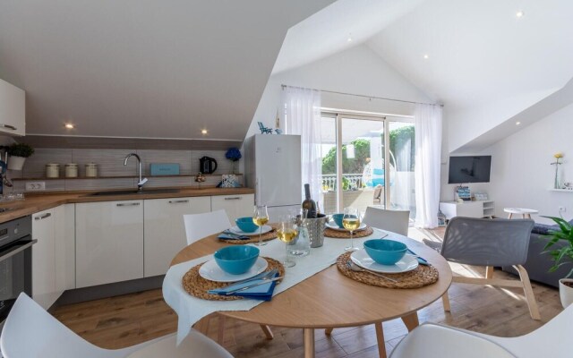 Awesome Apartment in Milna With 2 Bedrooms and Wifi