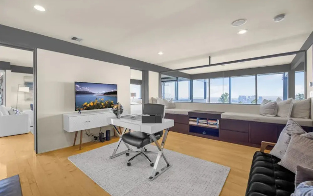 Solara Point - Sunset to Skyline With Pool & Epic Views