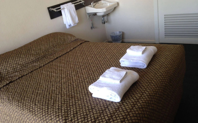 The Commercial Hotel Motel