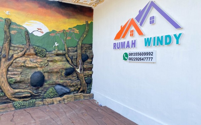 Rumah Windy Guest House Bira