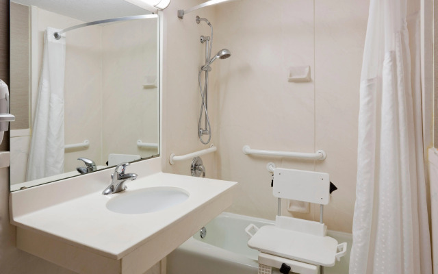 Holiday Inn Alexandria by IHG