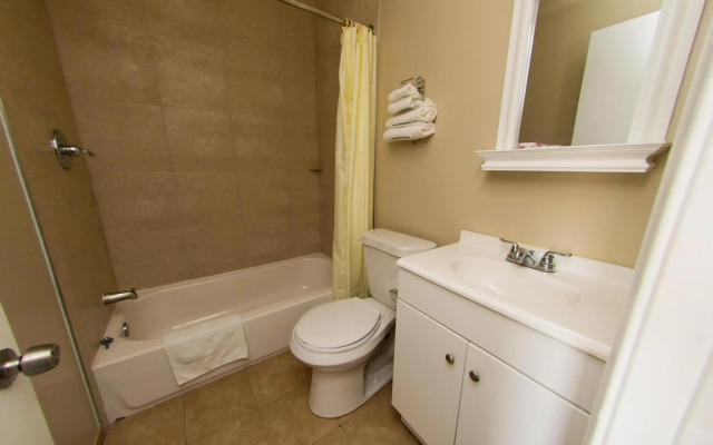 Scottish Inn and Suites