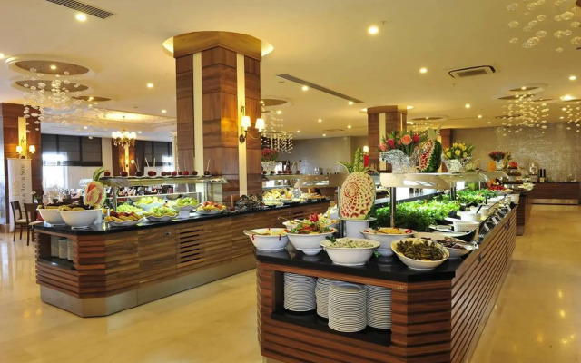 Lake & River Side Hotel & Spa