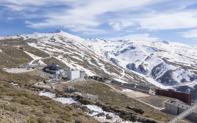 Albergue Inturjoven Sierra Nevada - Hostel