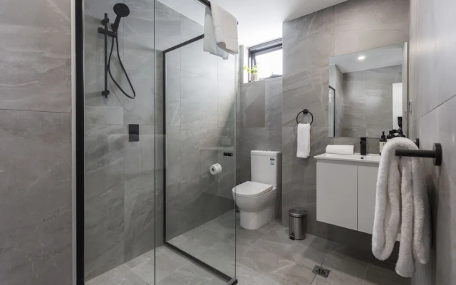 Panoramic Views, AMAZING Location Brand New!!