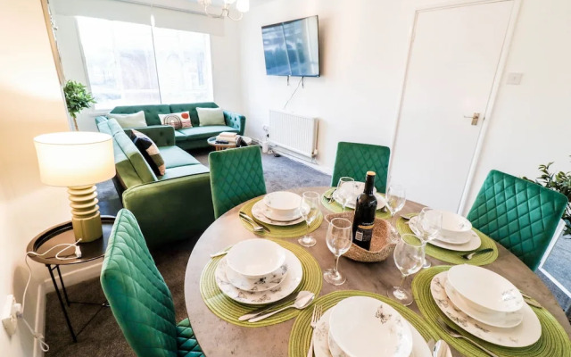 Lovely 3 Bedroom Maisonette