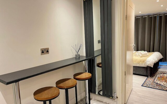 Modern Basement Flat in The City - Shoreditch