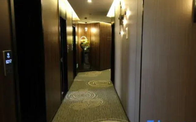 Shangyun Platinum Hotel (Lujiabang Road Subway Station, No.9 People's Hospital)