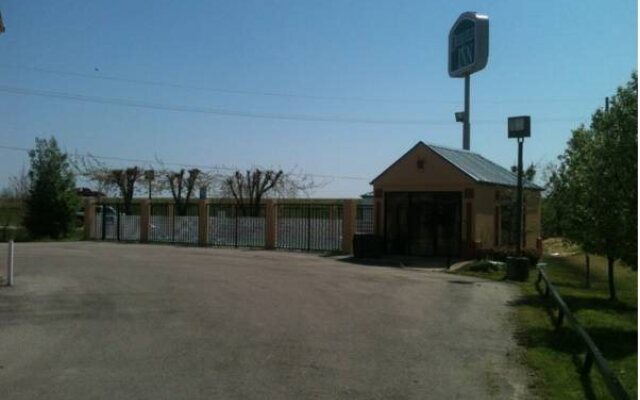 Deerfield Inn By Capital O Blytheville AR I55