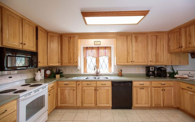 Deerfield Retreat on 50-acres Super Secluded S