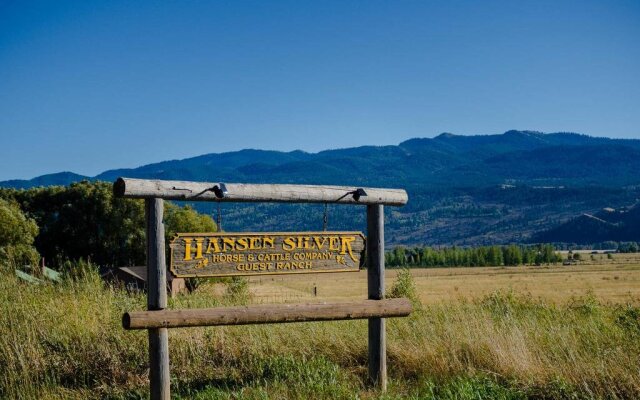 Hansen Guest Ranch