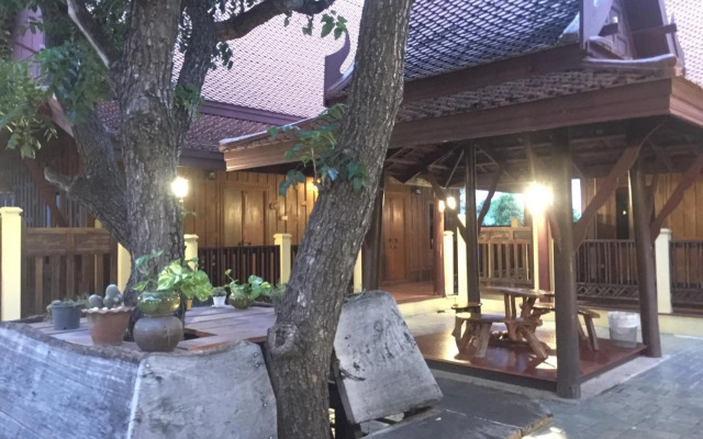 Luang Chumni Village