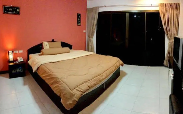 Patong Bay Guesthouse