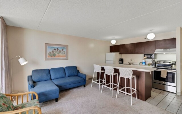 Waikiki Banyan #2801-1 by RedAwning