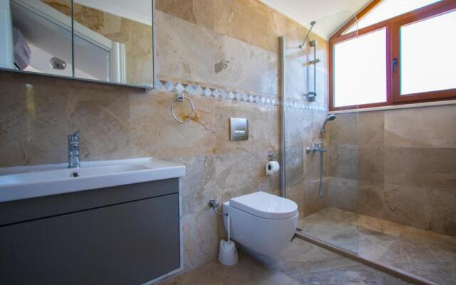 Silver Sami Villa