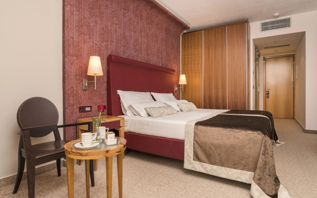 Hotel Pelegrin Plava Laguna